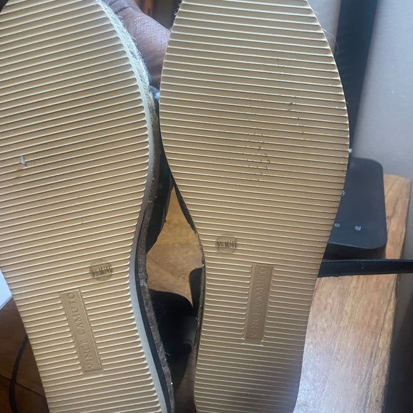 Leather Vince Camuto sandals! Size 9.5. - Picture 5 of 8